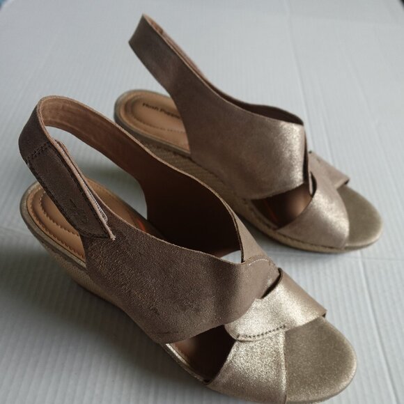 Hushpuppies Metallic Gold CrissCross Leather Wedge Sandals 2.5"Heels Size 9M - Picture 1 of 6
